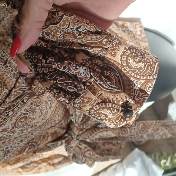 TALBOTS Top Ballet Wrap Pure Silk Brown Paisley Print Long Sleeve Size 8 - Picture 4 of 7